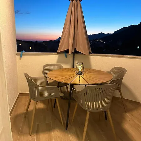Apartment Sea